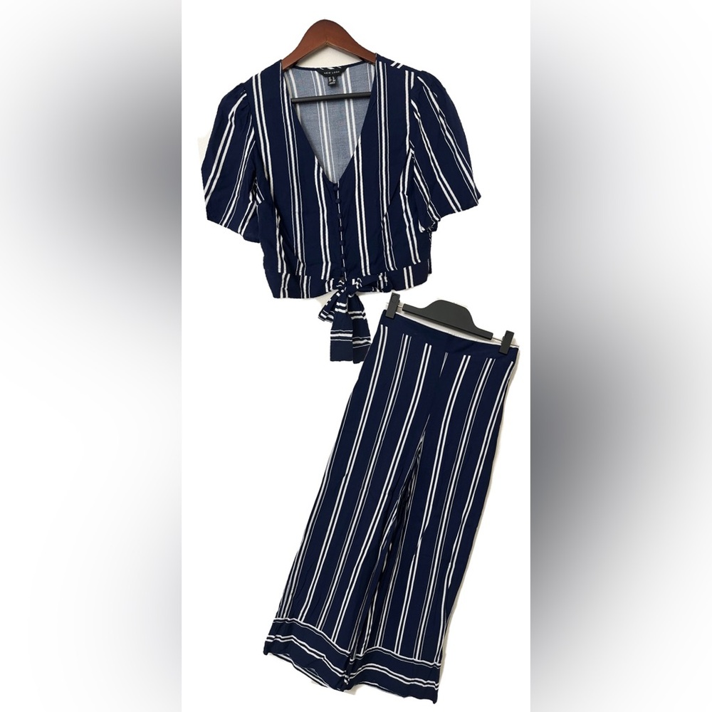 NEW LOOK Two Piece Set - Striped Cropped Tie Front Blouse and Cropped Pants